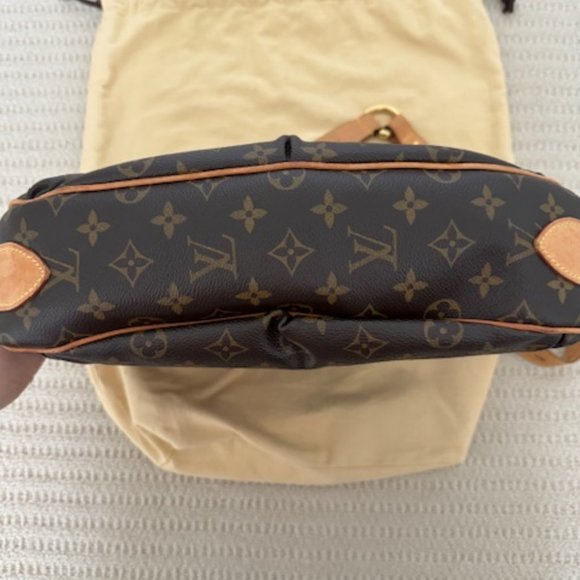 Louis Vuitton Tulum GM Monogram - Picture 5 of 12
